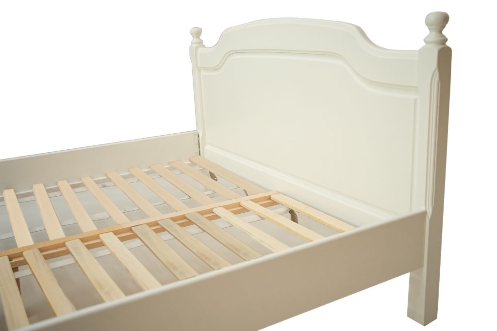 Pat lemn masiv alb, 180×200 cm