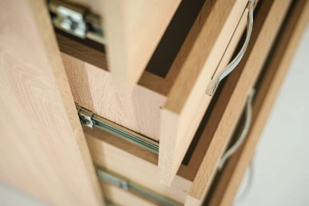 Comoda 4 sertare Sonoma, 80x50x105 cm