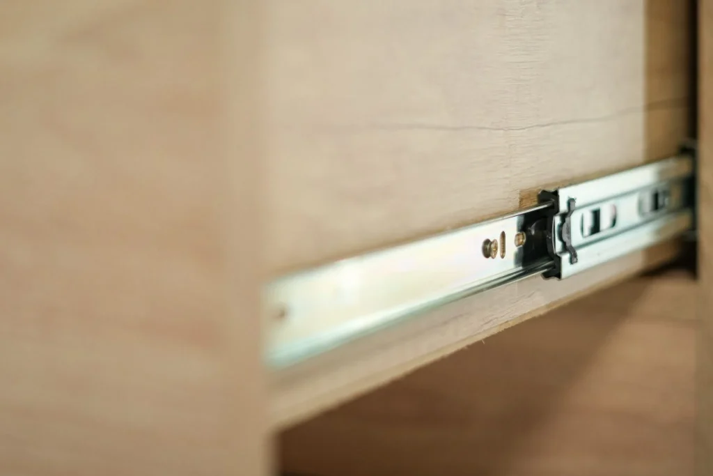 Comoda 4 sertare Sonoma, 80x50x105 cm