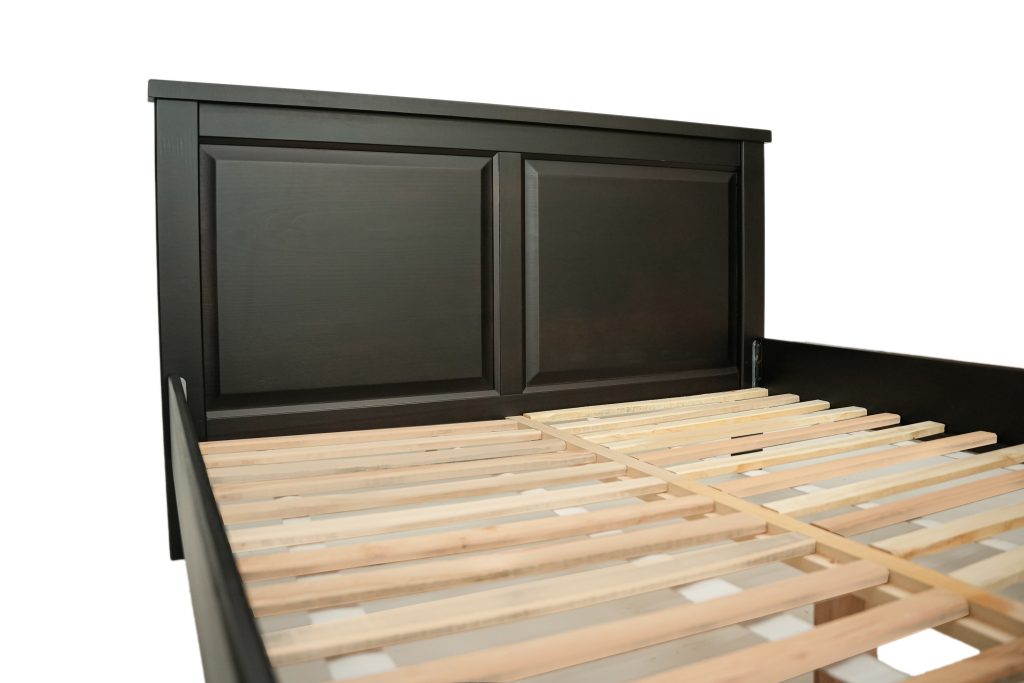 Pat lemn masiv Marius 160x200 cm, negru