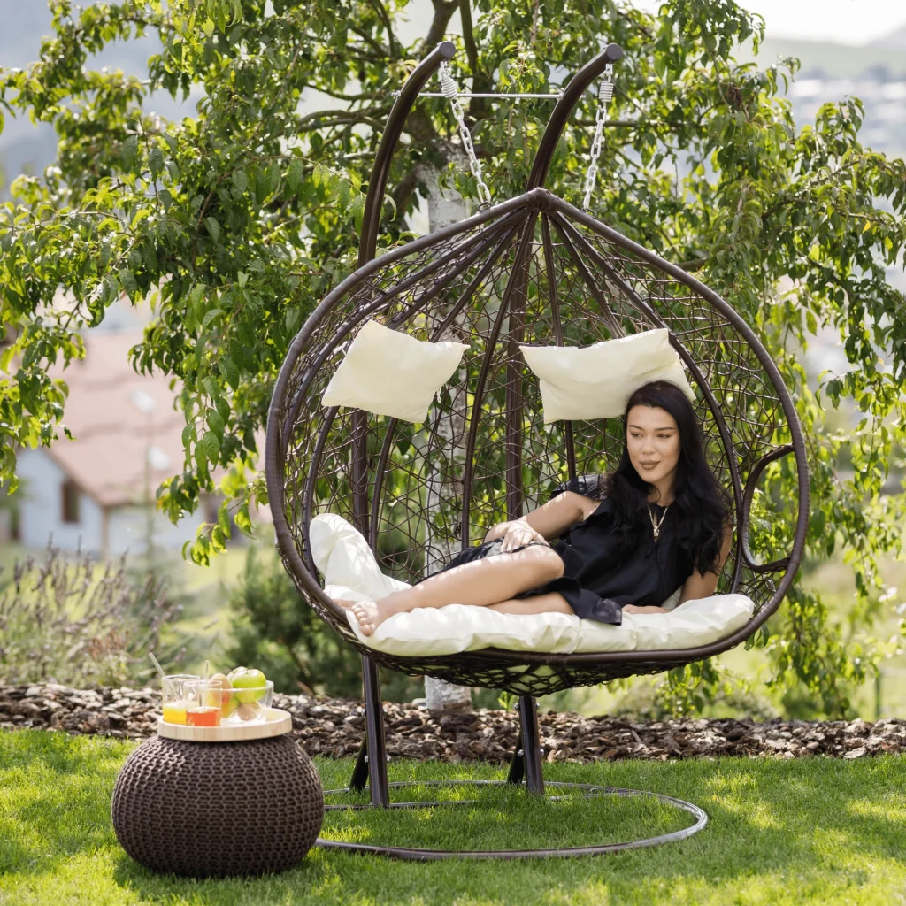 Scaun agatat, maro/crem DALVEA NEW