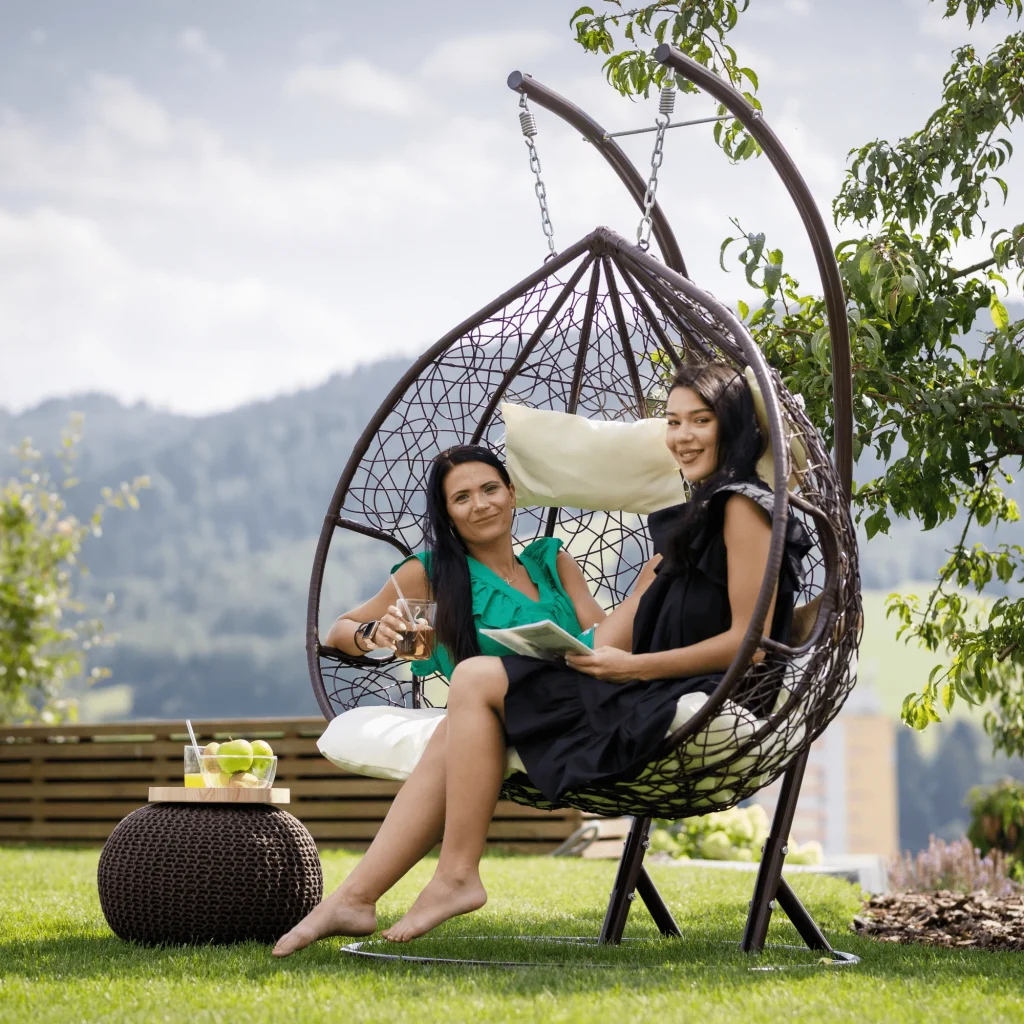 Scaun agatat, maro/crem DALVEA NEW